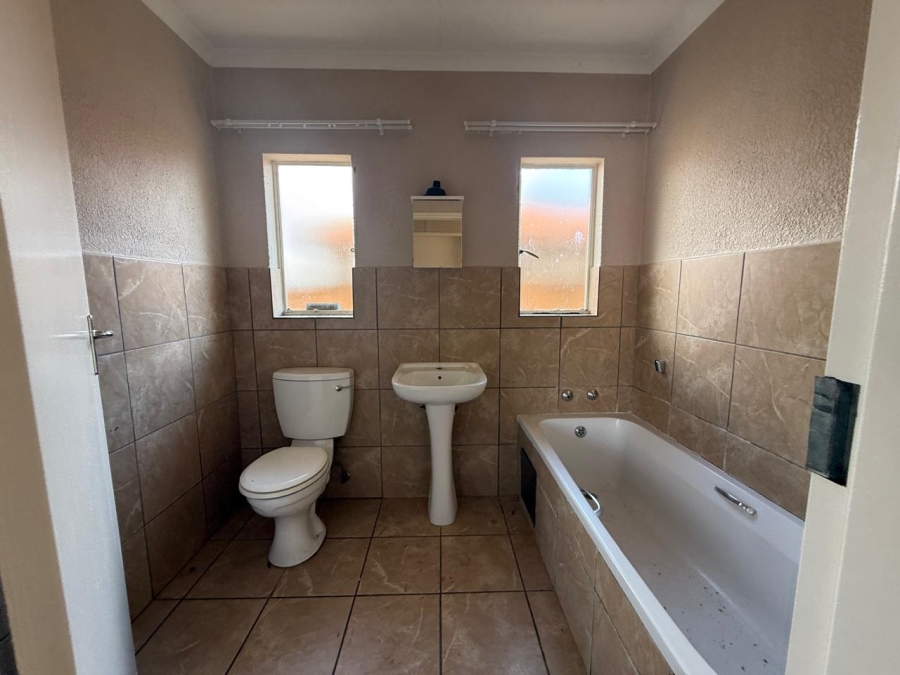 3 Bedroom Property for Sale in Waterkloof Hill Estate North West